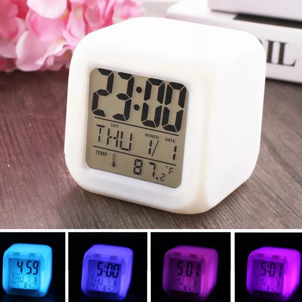 Reloj Cubo Led Despertador Digital Cambia Color Termometro